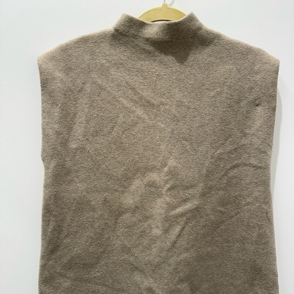 Sleeve less blouse from Zara - Picture 1 of 3